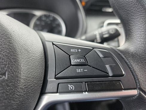 Used 2022 Nissan Kicks S FWD image 13