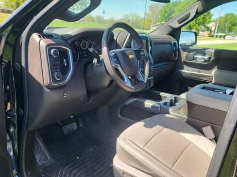 Used 2022 Chevrolet Silverado 1500 LTZ w/ Z71 Off-Road Package AWD/4WD image 10