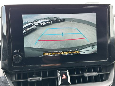Used 2025 Toyota Corolla Cross LE FWD image 34
