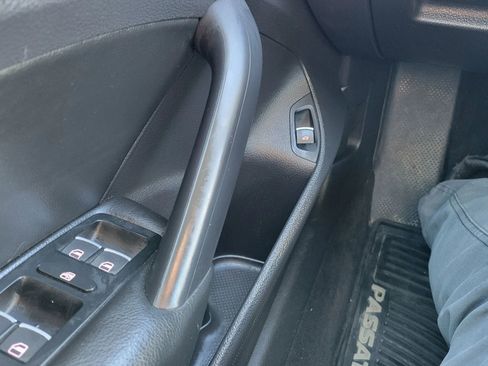 Used 2013 Volkswagen Passat TDI SEL Premium image 16