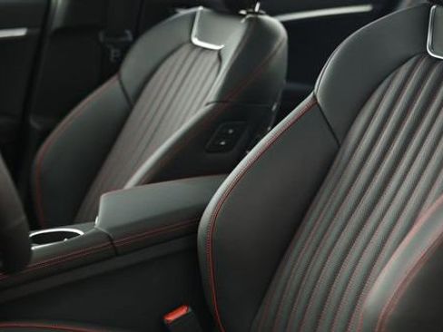 New 2025 Genesis G70 3.3T Advanced image 23