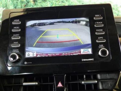 Used 2024 Toyota Camry SE image 11