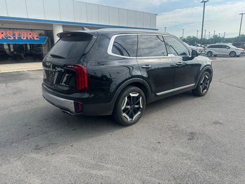 Used 2024 Kia Telluride S w/ S Sunroof Package image 3