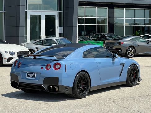 Used 2016 Nissan GT-R Black Edition AWD/4WD image 8