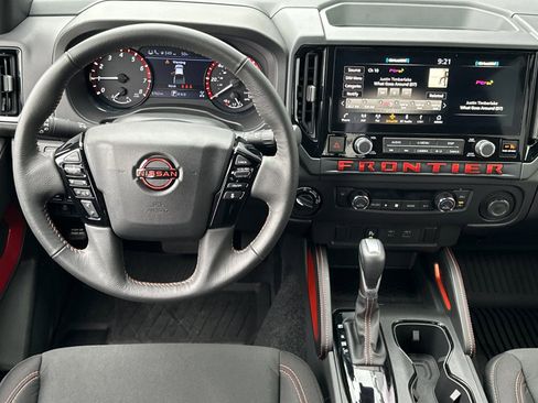 Used 2025 Nissan Frontier PRO-4X image 13