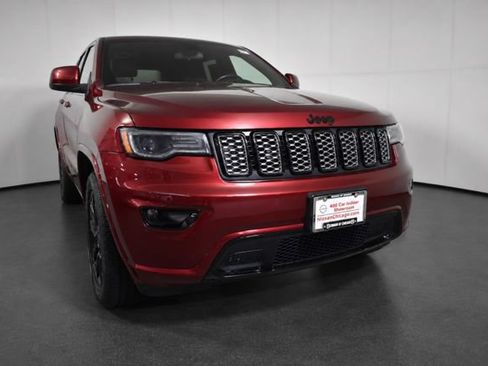 Used 2021 Jeep Grand Cherokee Laredo X AWD/4WD image 3
