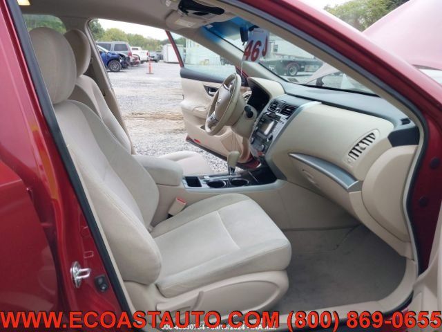 Used 2013 Nissan Altima 2.5 SV FWD image 6