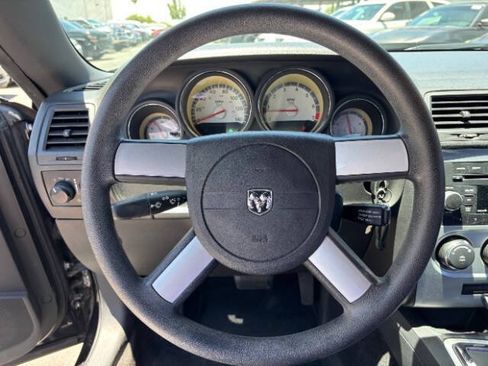 Used 2010 Dodge Challenger SE RWD image 10