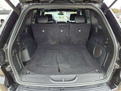 Used 2021 Jeep Grand Cherokee Laredo X image 9