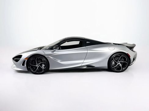 Used 2024 McLaren 750S RWD image 8