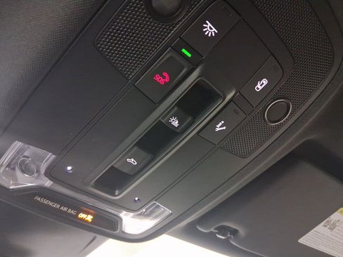 New 2025 Audi Q3 2.0T Premium image 17