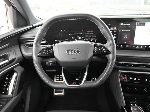 Used 2025 Audi SQ5 Premium Plus w/ Premium Plus Package image 5