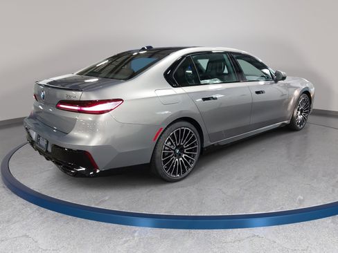 New 2025 BMW 760i xDrive w/ Executive Package AWD/4WD image 5