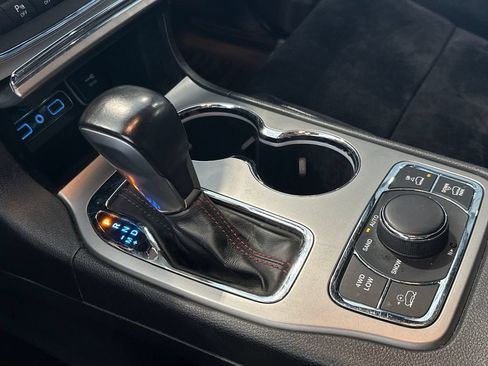 Used 2018 Jeep Grand Cherokee Trailhawk AWD/4WD image 24