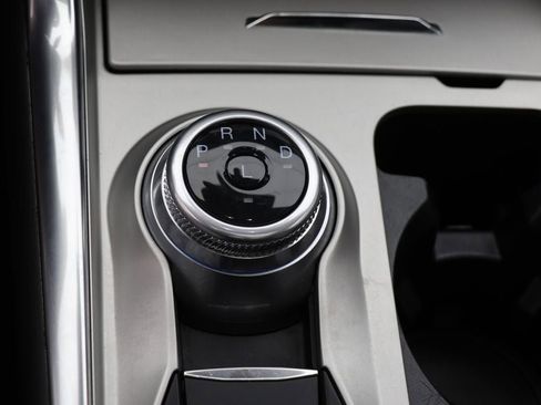 Used 2022 Ford Explorer XLT w/ Equipment Group 202A image 25