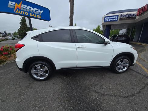 Used 2017 Honda HR-V EX-L image 8