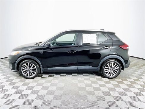 Used 2022 Nissan Kicks SV image 5