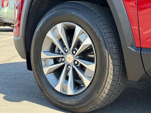 Used 2025 Chevrolet Equinox LT FWD image 23