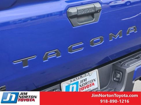 Used 2025 Toyota Tacoma SR5 image 12