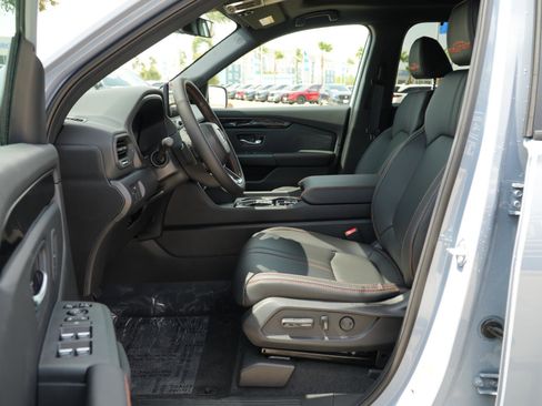 New 2026 Honda Pilot TrailSport image 16