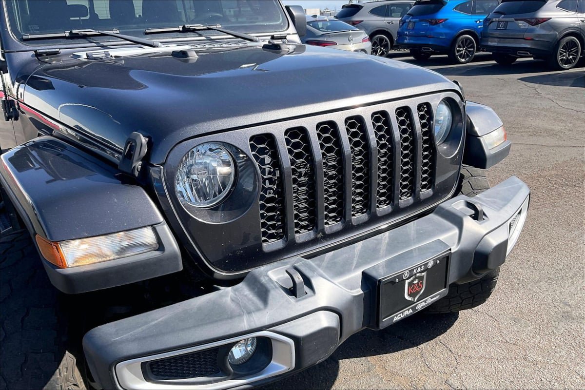 Used 2023 Jeep Gladiator Sport AWD/4WD image 4