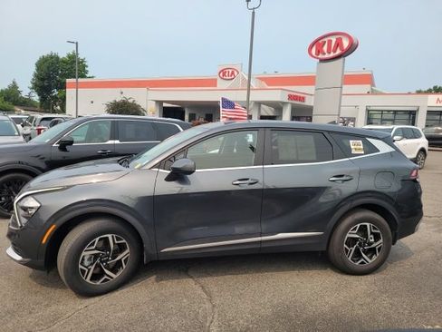 Certified 2023 Kia Sportage LX AWD/4WD image 2