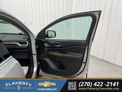 Used 2018 GMC Acadia SLE image 14