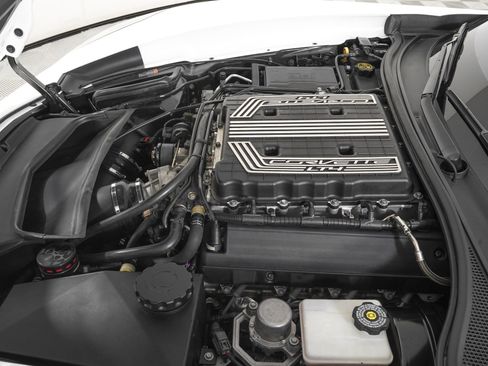 Used 2018 Chevrolet Corvette Z06 RWD image 24