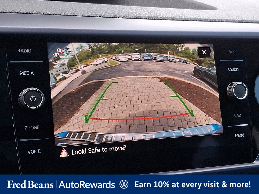 Certified 2023 Volkswagen Taos SE w/ Panoramic Sunroof Package AWD/4WD image 25