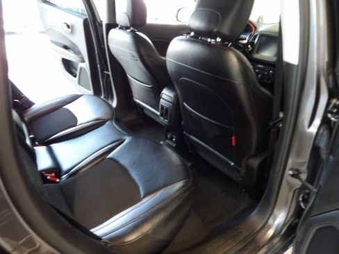 Used 2019 Jeep Compass Trailhawk AWD/4WD image 18