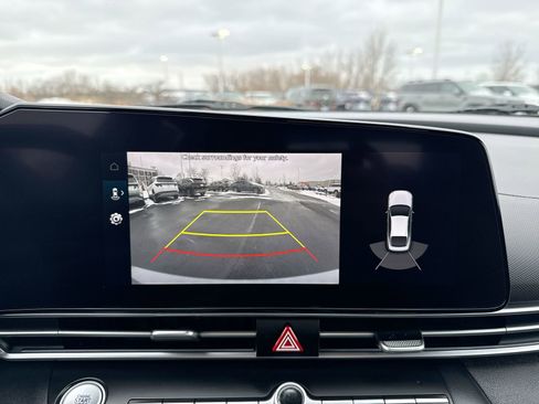 Used 2023 Hyundai Elantra Limited w/ Preferred Accessory Package image 18