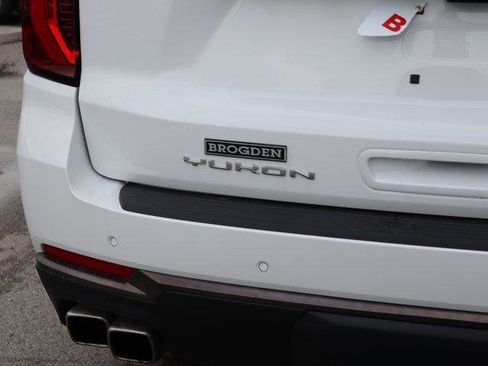 New 2025 GMC Yukon AT4 Ultimate image 8