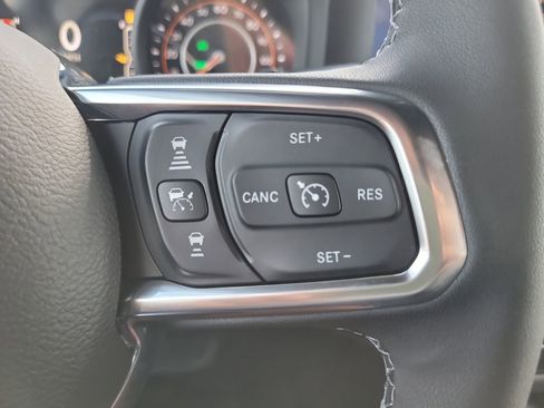 New 2026 Jeep Wrangler Unlimited Sahara w/ Safety Group AWD/4WD image 33