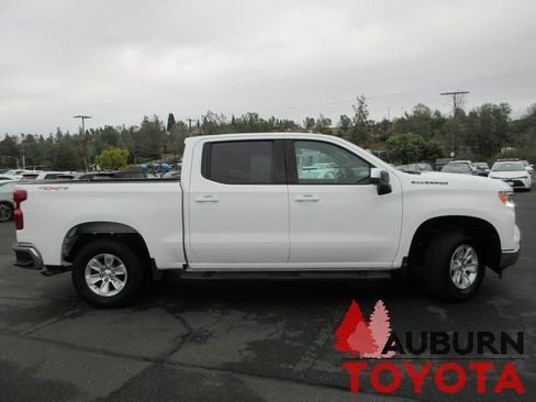 Used 2025 Chevrolet Silverado 1500 LT w/ LPO, Dark Essentials Package image 3