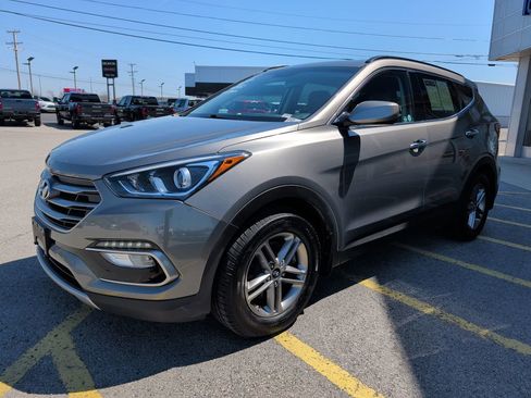 Used 2017 Hyundai Santa Fe Sport image 3