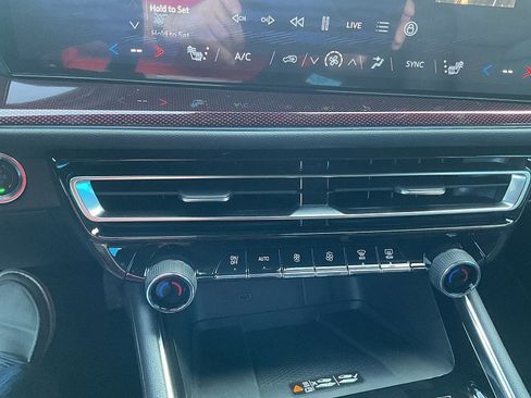 New 2026 Chevrolet Traverse Z71 image 25