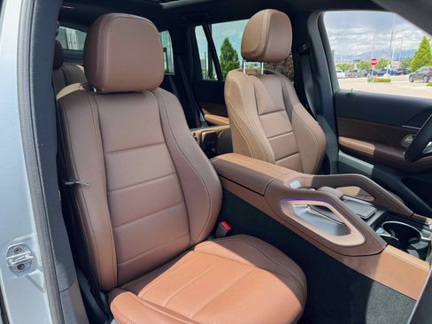New 2025 Mercedes-Benz GLS 450 4MATIC image 32