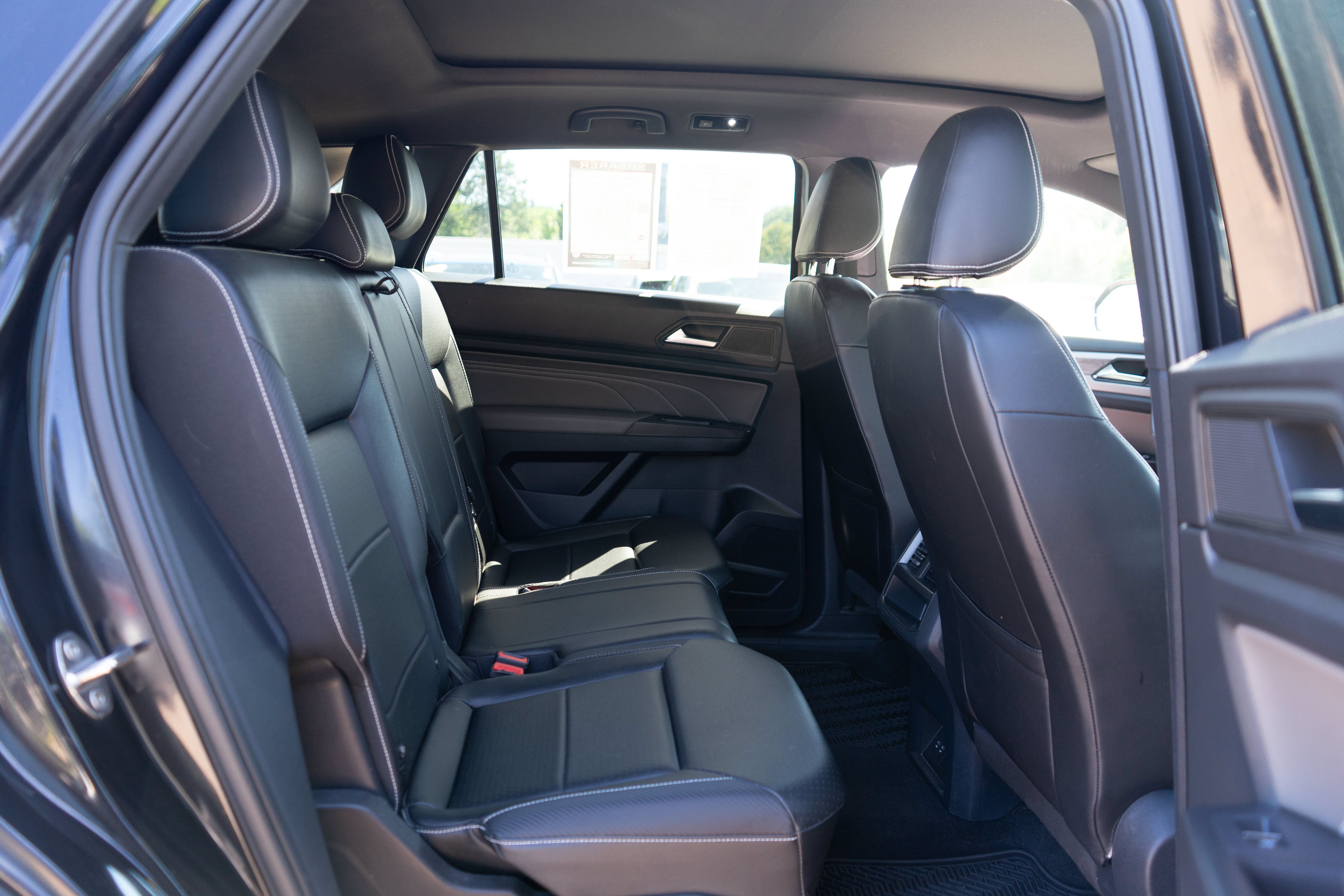 Certified 2023 Volkswagen Atlas Cross Sport SE w/ Panoramic Sunroof Package AWD/4WD image 24