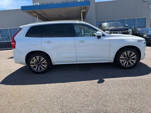 Used 2021 Volvo XC90 T5 Momentum w/ Climate Package FWD image 2