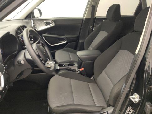 Used 2022 Kia Soul LX FWD image 17