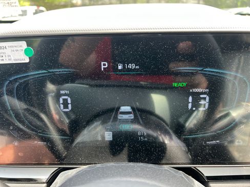 Certified 2025 Kia Niro EX FWD image 22