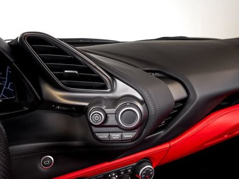 Used 2018 Ferrari 488 Spider RWD image 46