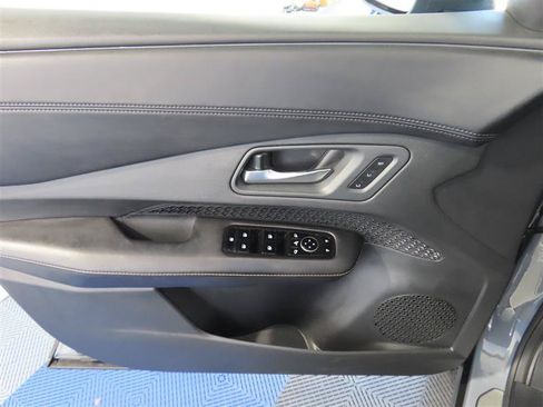 Used 2024 Nissan Ariya AWD image 16