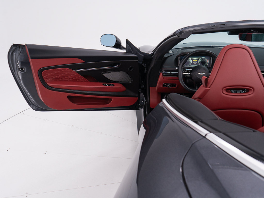 Used 2025 Aston Martin DB12 Convertible RWD image 18