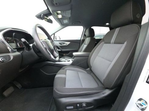 Used 2025 Chevrolet Blazer LT AWD/4WD image 9