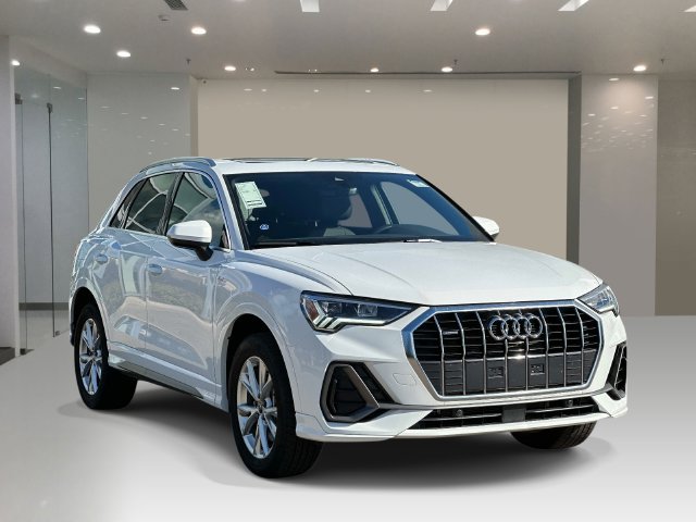 Used 2025 Audi Q3 2.0T Premium AWD/4WD image 7
