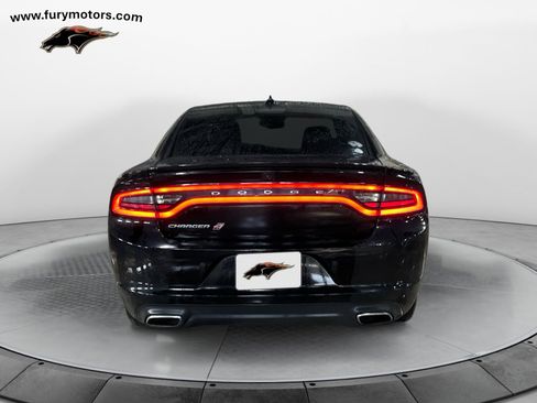 Used 2018 Dodge Charger GT image 4