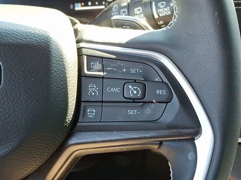 Certified 2023 Jeep Grand Cherokee L Limited w/ Black Appearance Package AWD/4WD image 23