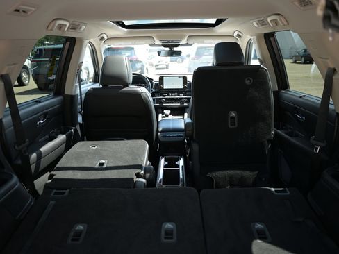 Used 2023 Nissan Pathfinder SL w/ SL Premium Package AWD/4WD image 41