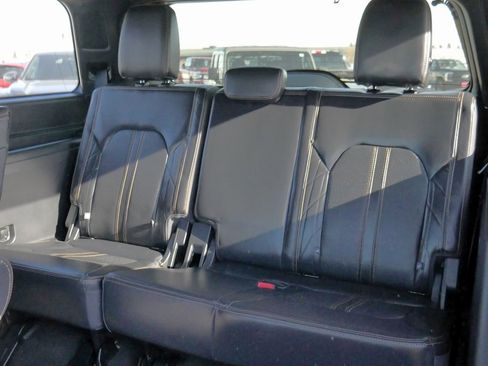 Used 2024 Ford Expedition Platinum image 22